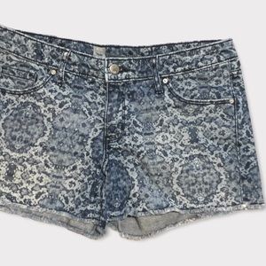 Mossimo Women’s Blue Animal Print Premium Denim Raw Hem Fit 3 Jean Short Size 6